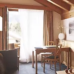 Szálloda Waldhuus 4*