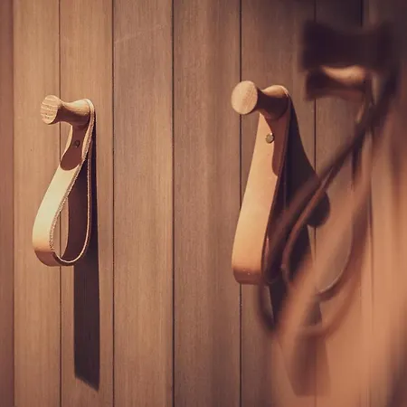 Ξενοδοχείο Waldhuus 4*