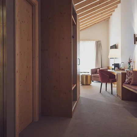 Waldhuus 4* Νταβός