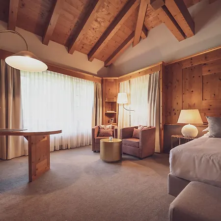 Waldhuus 4* Νταβός