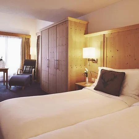 Hotel Waldhuus 4*