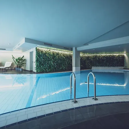 Ξενοδοχείο Waldhuus 4*