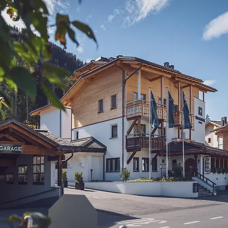 Waldhuus Hotel 4*