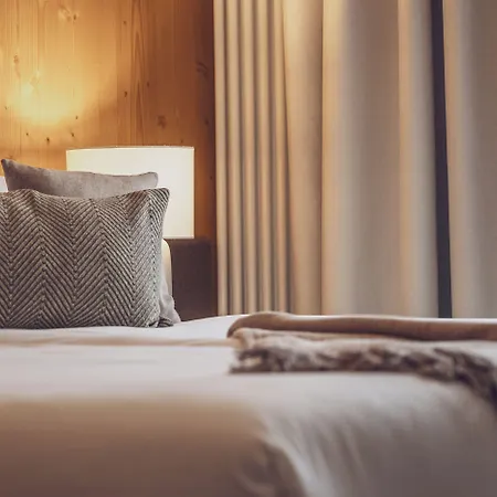 Hotel Waldhuus 4*