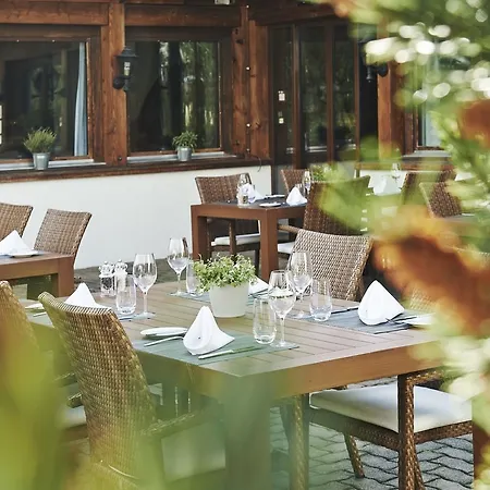 Hotel Waldhuus 4*