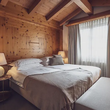 Hotel Waldhuus 4*