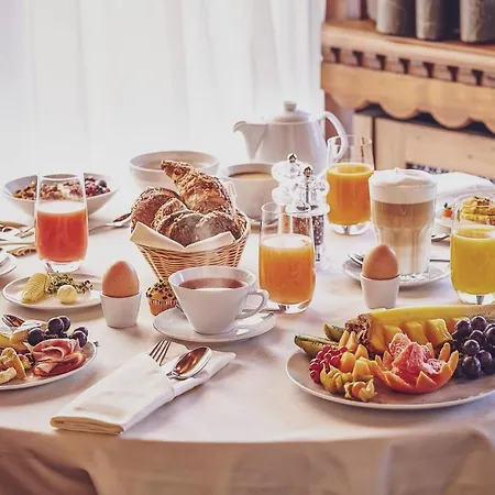 Hotel Waldhuus 4*
